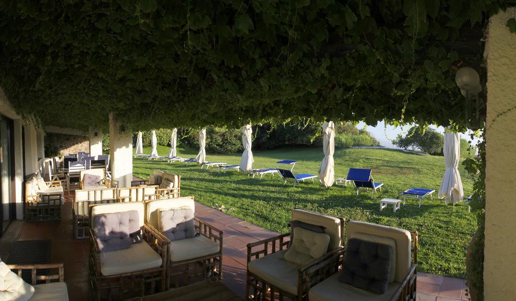 Hotel Della Baia Baia Domizia Exterior photo