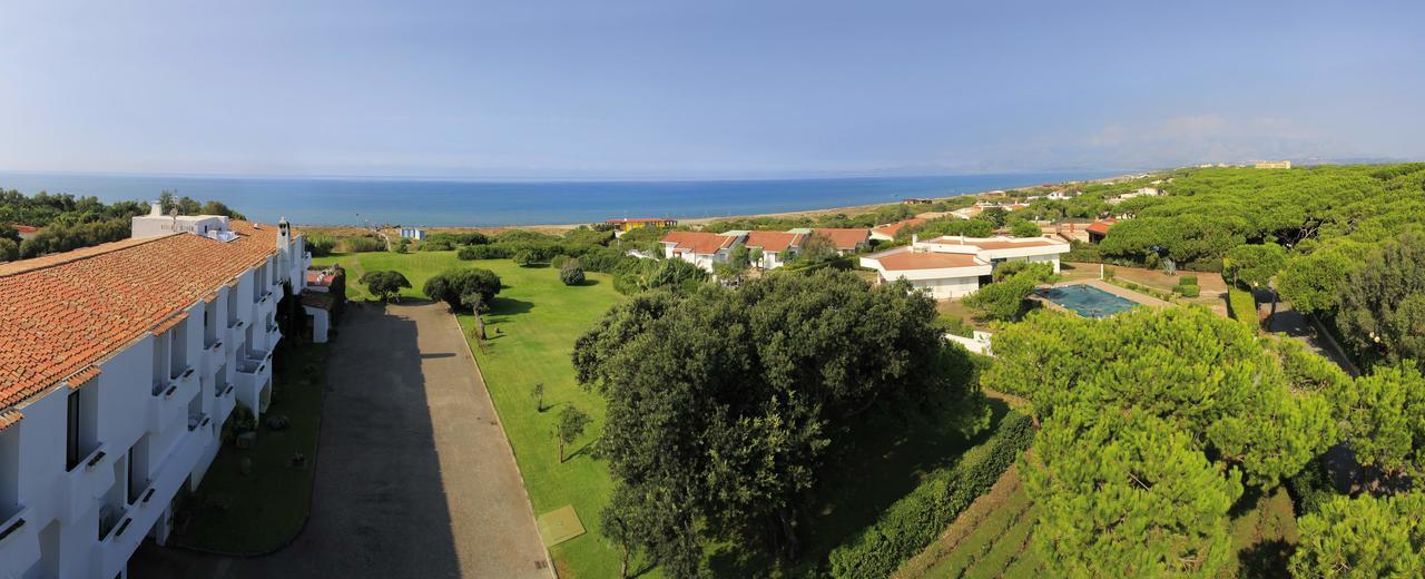 Hotel Della Baia Baia Domizia Exterior photo
